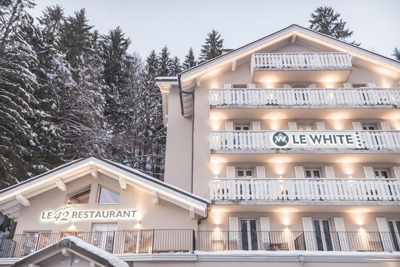 Hotel Le White - Le 42 Restaurant Champery Exterior photo