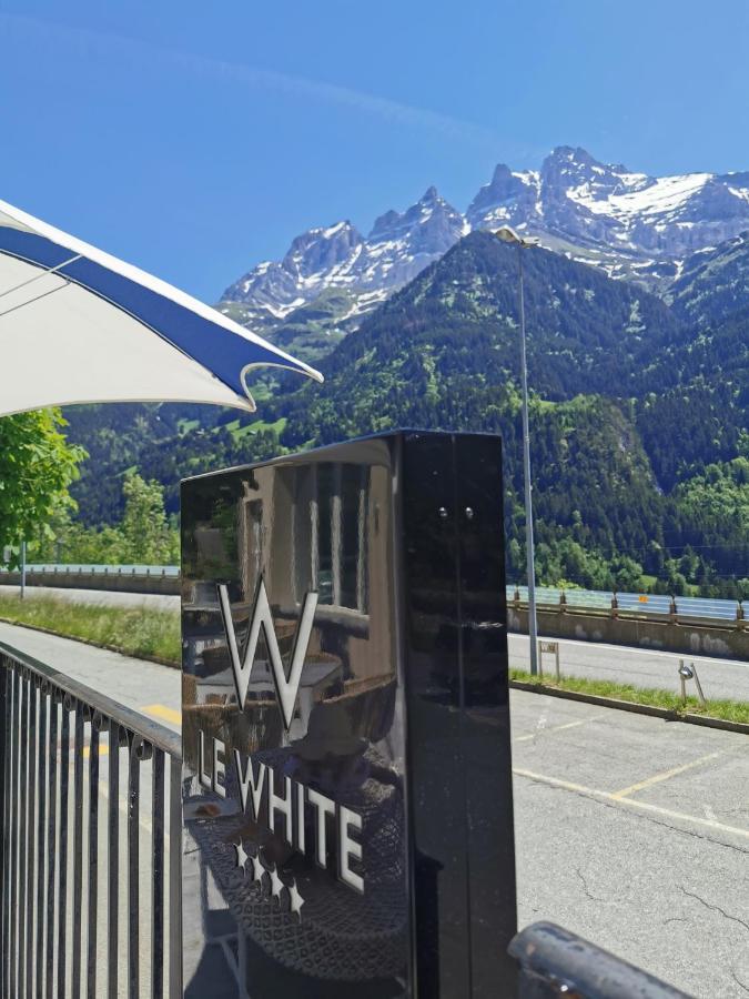 Hotel Le White - Le 42 Restaurant Champery Exterior photo