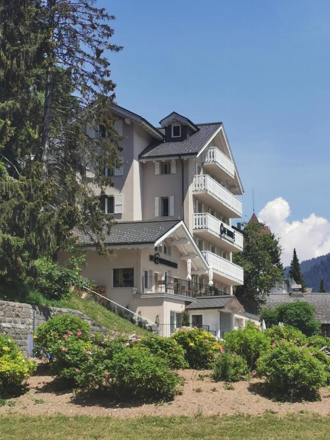 Hotel Le White - Le 42 Restaurant Champery Exterior photo